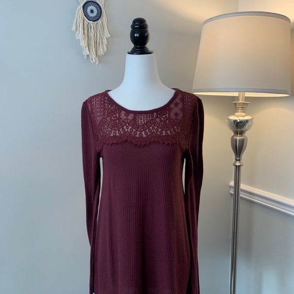 Lucky Brand Burgundy Lace-Trim Thermal Top Size Small - Picture 2 of 9
